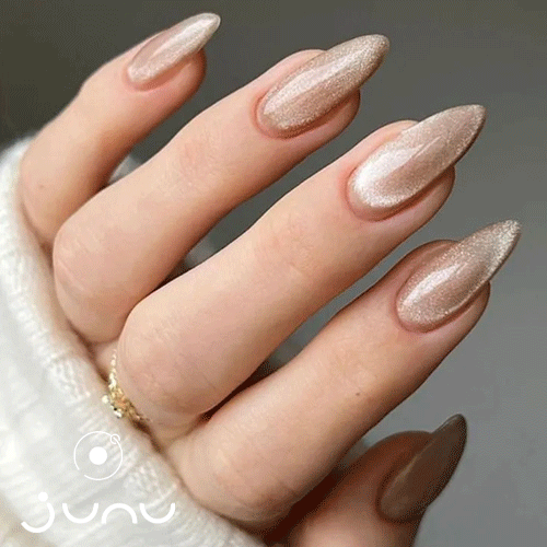 چشم گربه ای ناخن